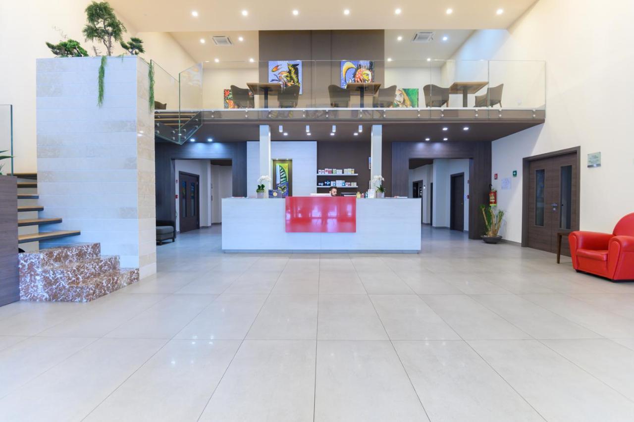 לגונגרו Bhotel מראה חיצוני תמונה